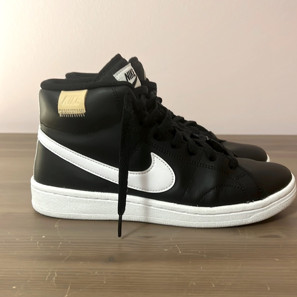 Nike Court Royale Hi-Top Sneaker